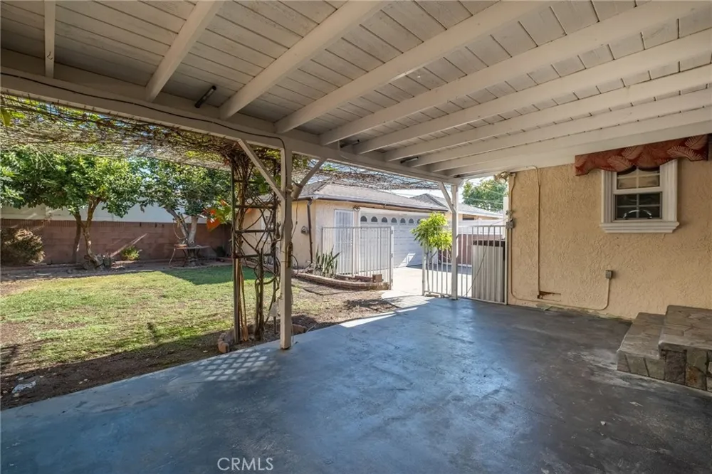 11945 209th Lakewood, CA 90715