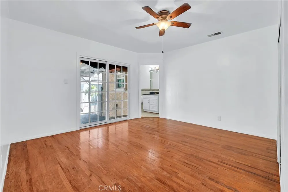 11945 209th Lakewood, CA 90715