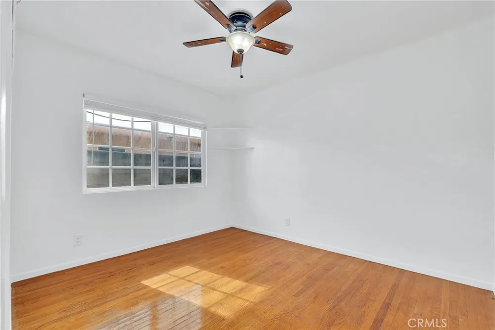 11945 209th Lakewood, CA 90715
