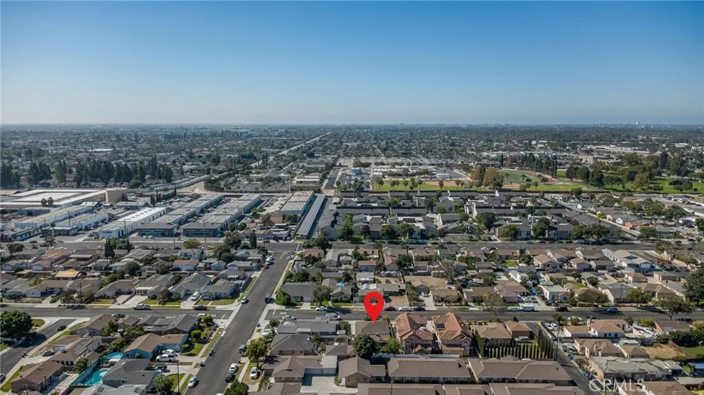 11945 209th Lakewood, CA 90715