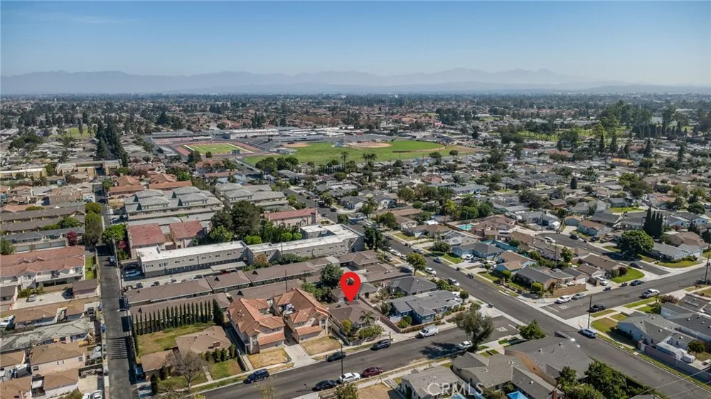 11945 209th Lakewood, CA 90715