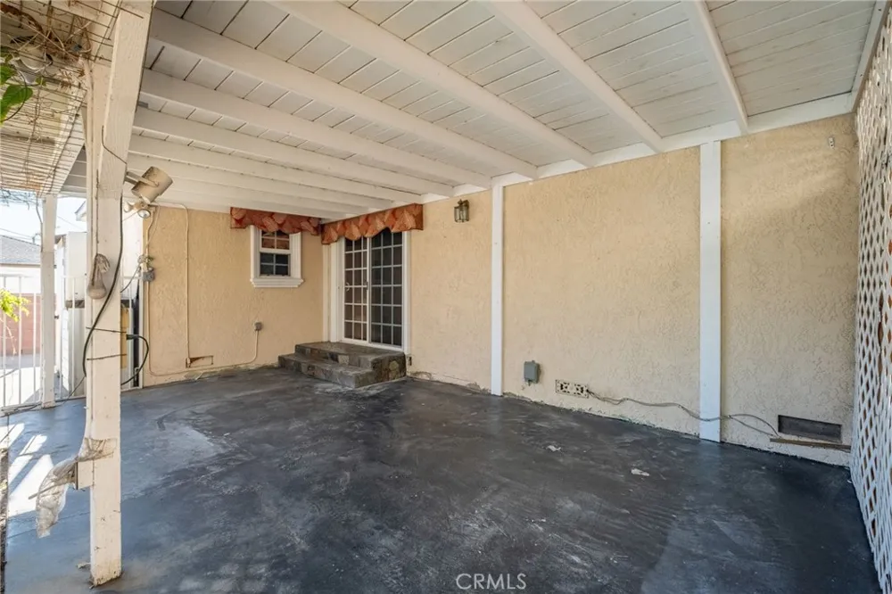 11945 209th Lakewood, CA 90715