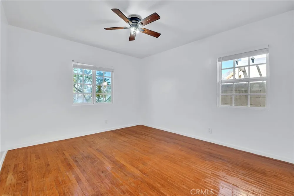 11945 209th Lakewood, CA 90715