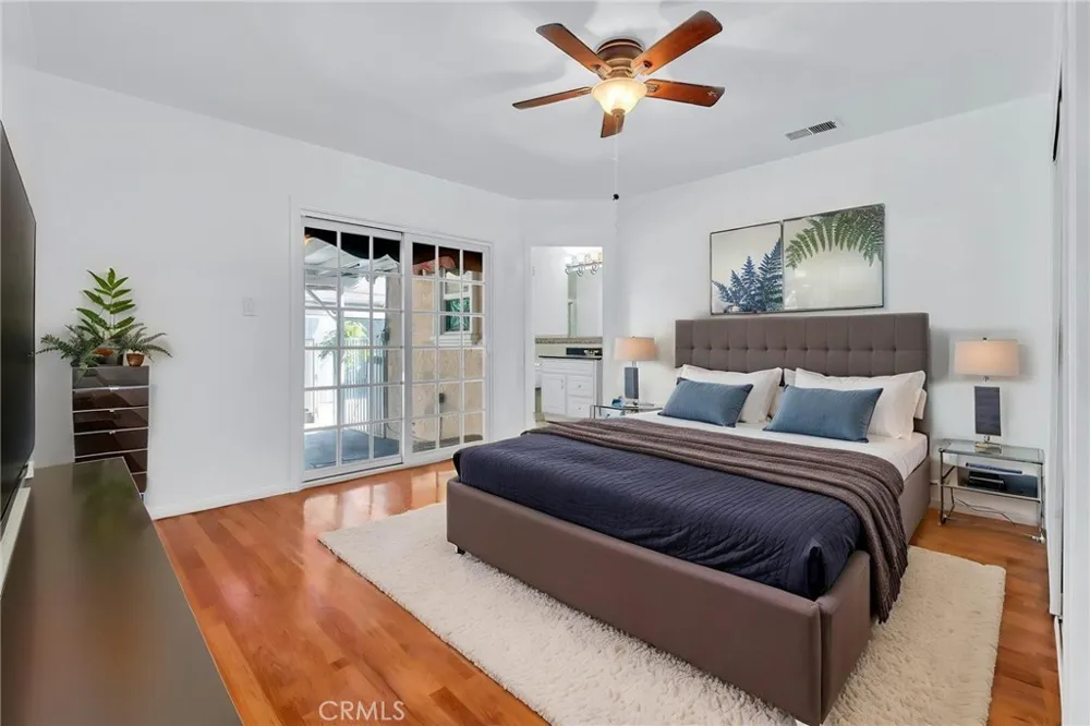 11945 209th Lakewood, CA 90715