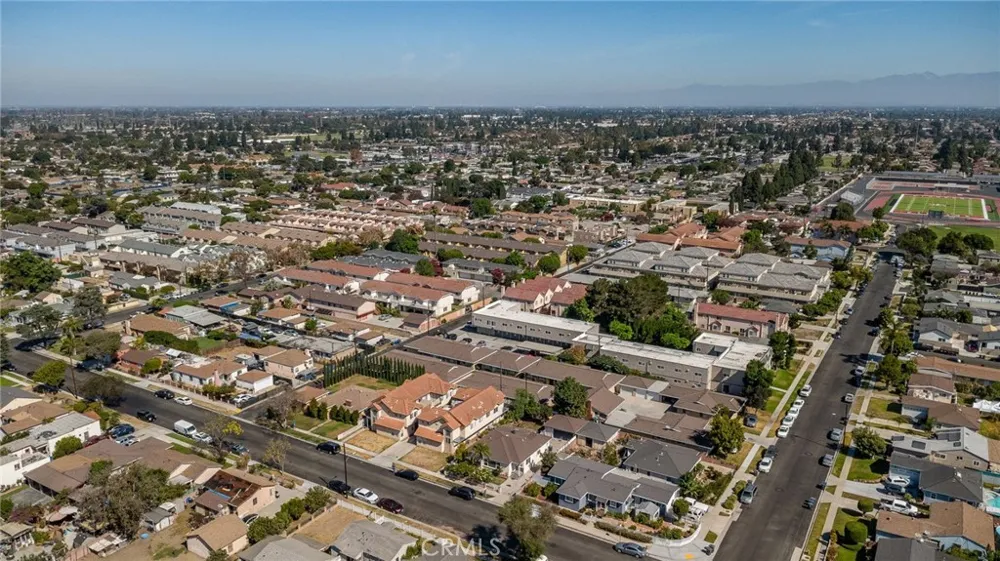 11945 209th Lakewood, CA 90715
