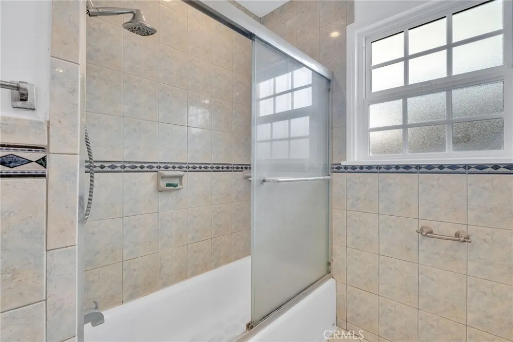 11945 209th Lakewood, CA 90715