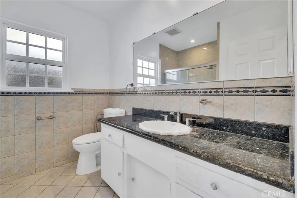 11945 209th Lakewood, CA 90715
