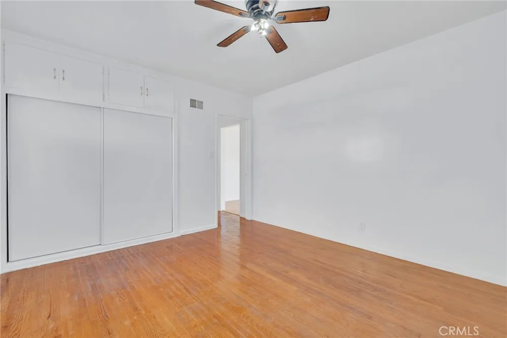 11945 209th Lakewood, CA 90715