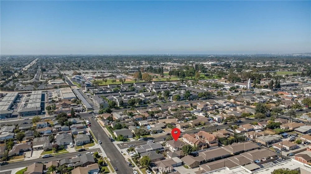 11945 209th Lakewood, CA 90715