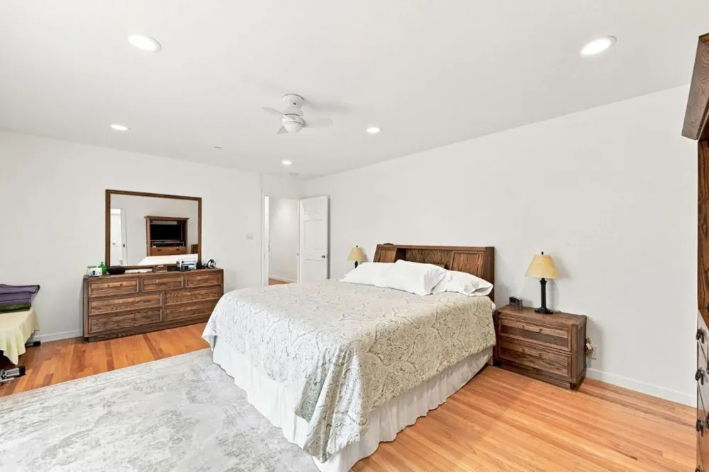 1286 Parrott Drive San Mateo, CA 94402