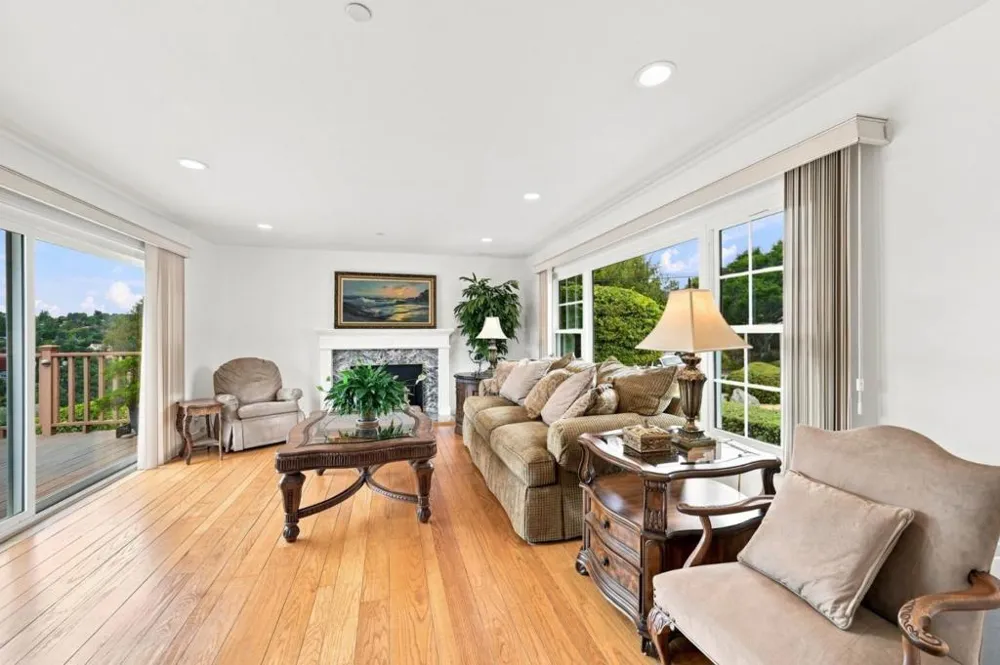 1286 Parrott Drive San Mateo, CA 94402