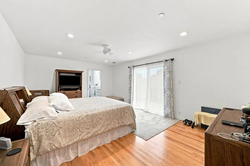 1286 Parrott Drive San Mateo, CA 94402