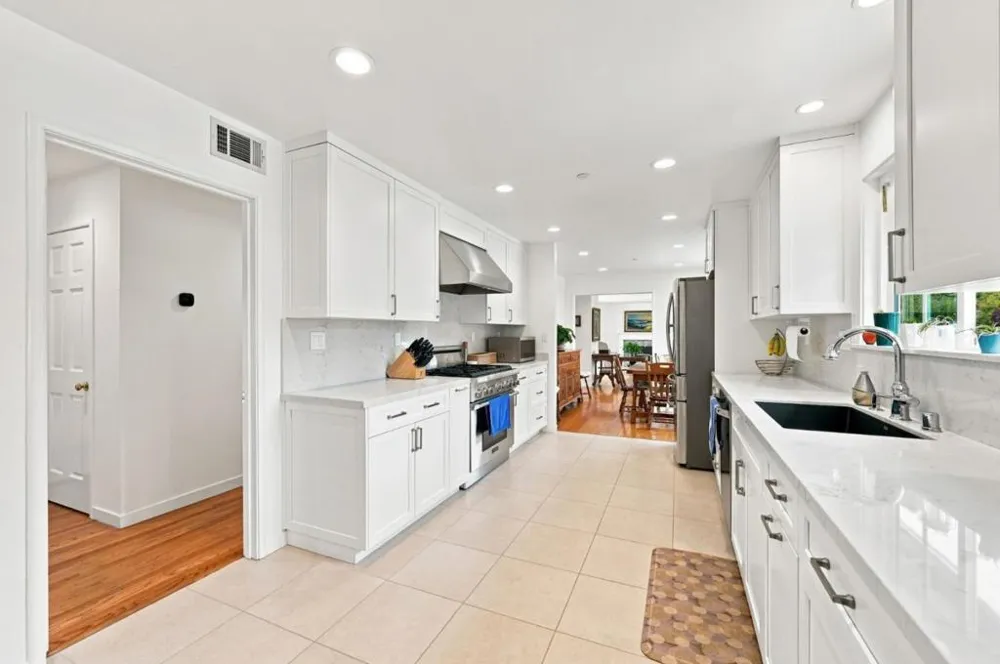 1286 Parrott Drive San Mateo, CA 94402