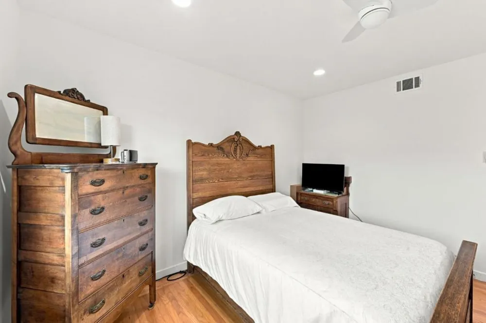 1286 Parrott Drive San Mateo, CA 94402