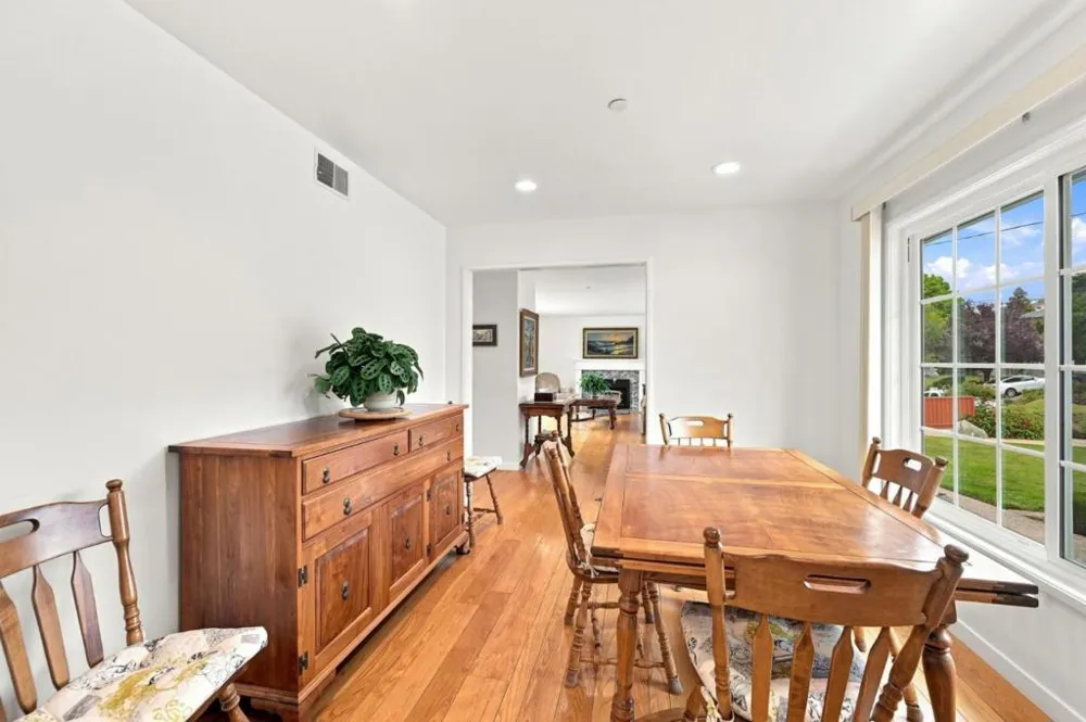 1286 Parrott Drive San Mateo, CA 94402