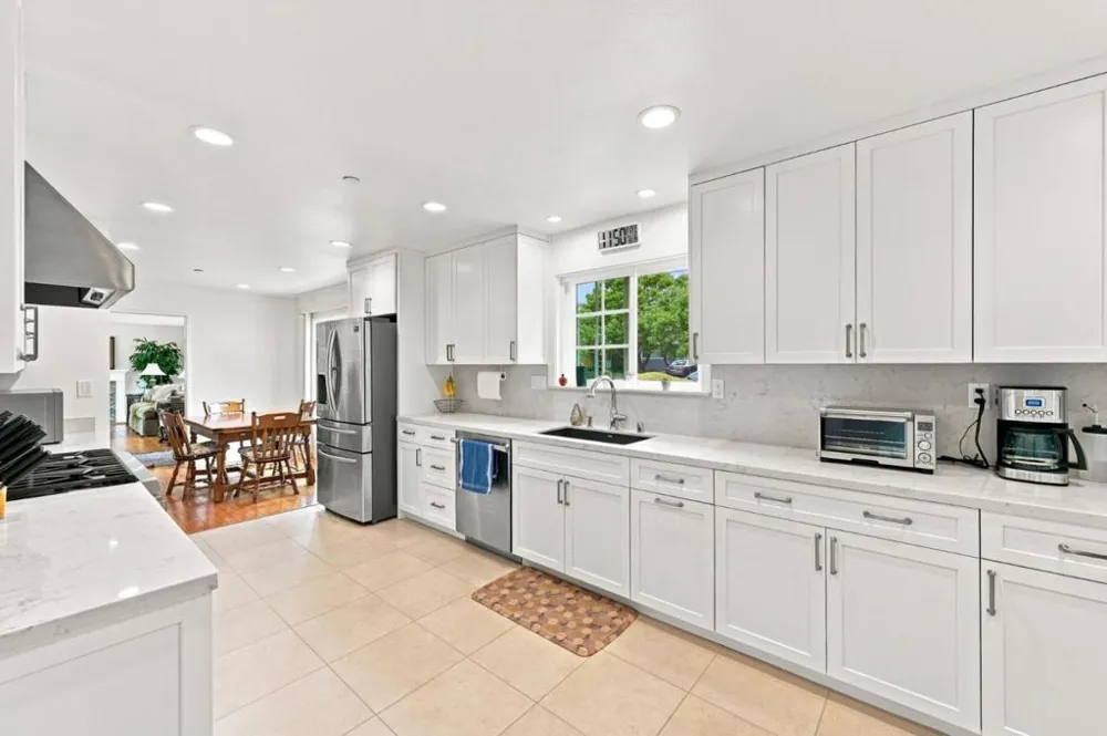 1286 Parrott Drive San Mateo, CA 94402