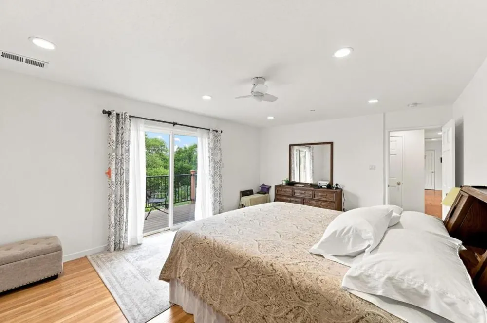 1286 Parrott Drive San Mateo, CA 94402