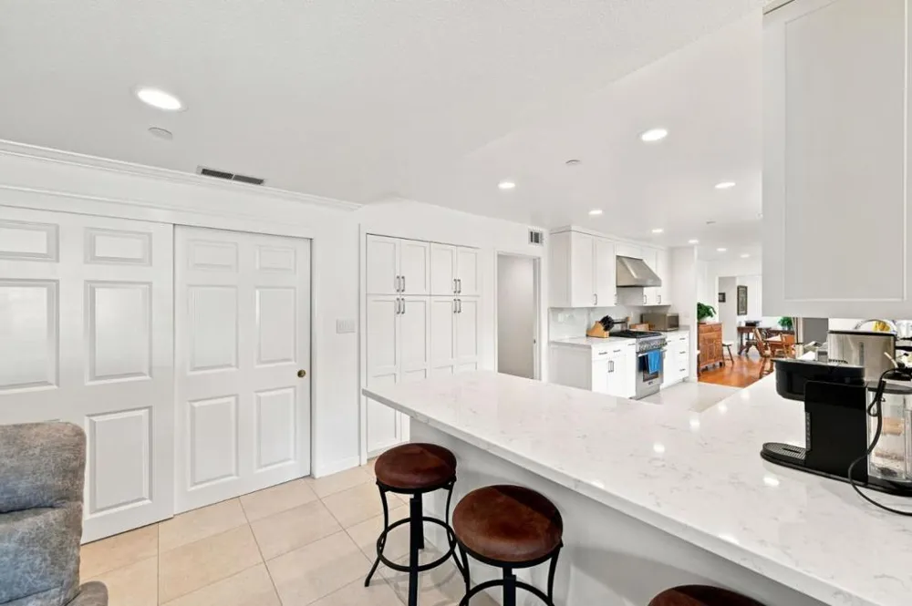 1286 Parrott Drive San Mateo, CA 94402