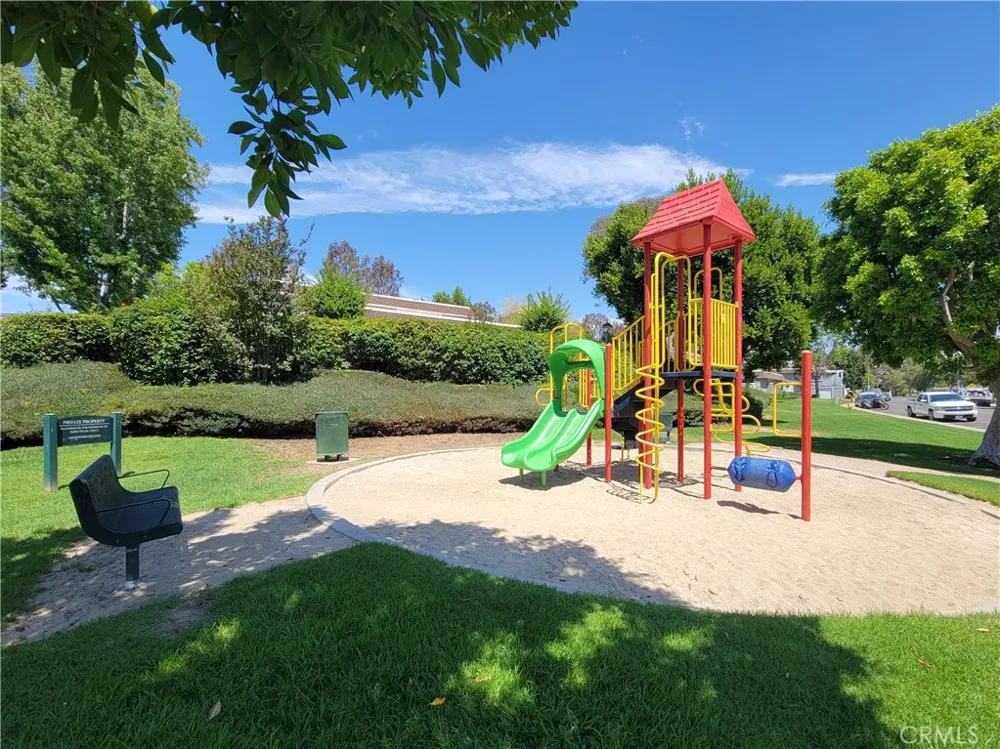 22932 Via Pimiento Mission Viejo, CA 92691