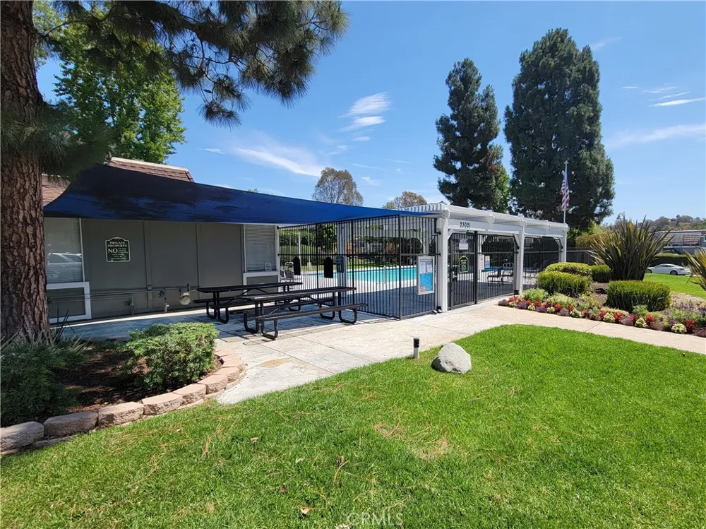 22932 Via Pimiento Mission Viejo, CA 92691