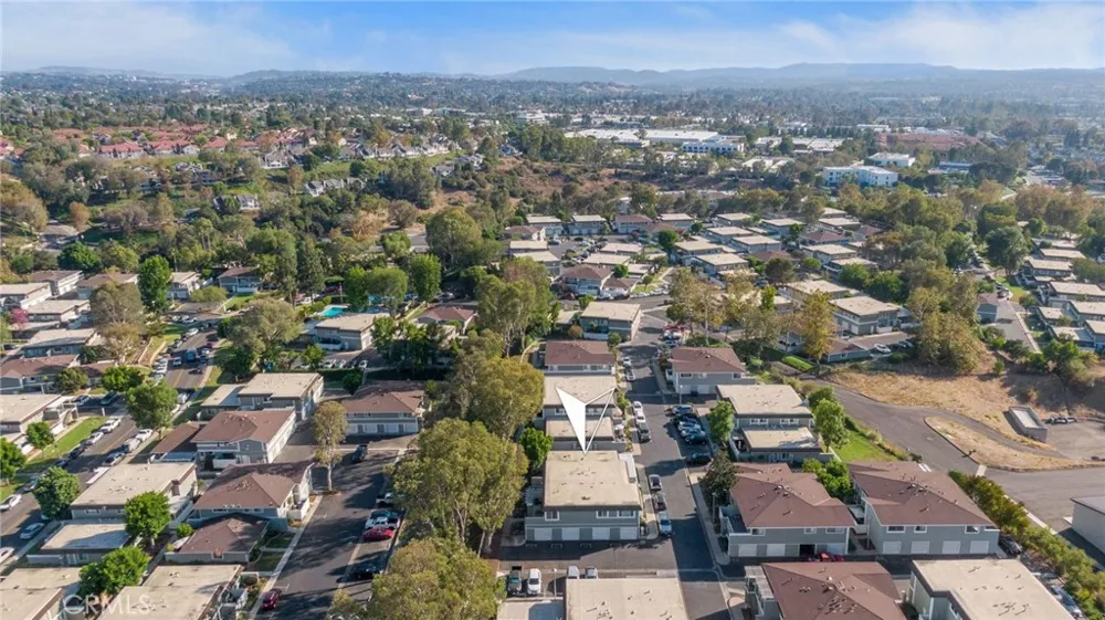 22932 Via Pimiento Mission Viejo, CA 92691