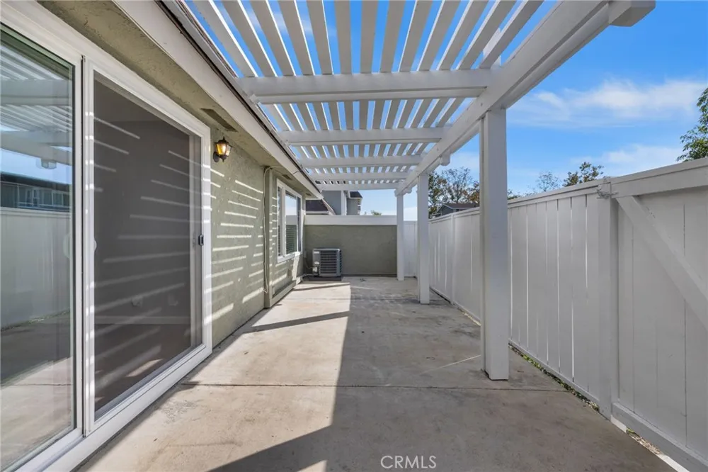 22932 Via Pimiento Mission Viejo, CA 92691
