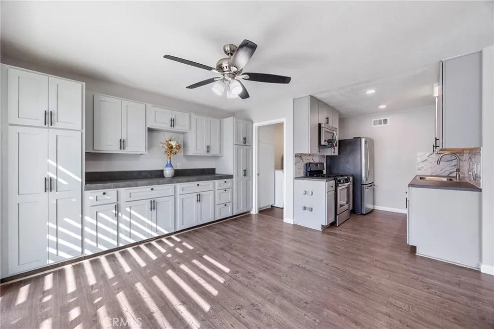 22932 Via Pimiento Mission Viejo, CA 92691