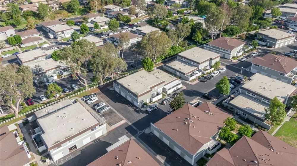 22932 Via Pimiento Mission Viejo, CA 92691