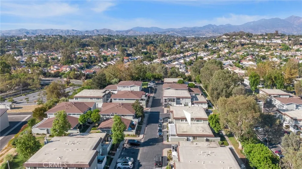22932 Via Pimiento Mission Viejo, CA 92691