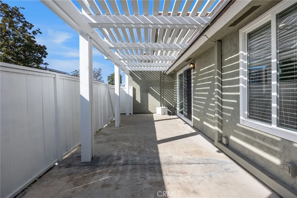 22932 Via Pimiento Mission Viejo, CA 92691
