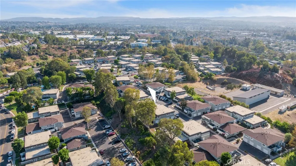 22932 Via Pimiento Mission Viejo, CA 92691