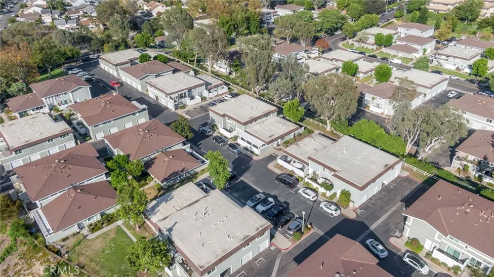 22932 Via Pimiento Mission Viejo, CA 92691