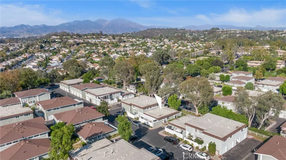 22932 Via Pimiento Mission Viejo, CA 92691