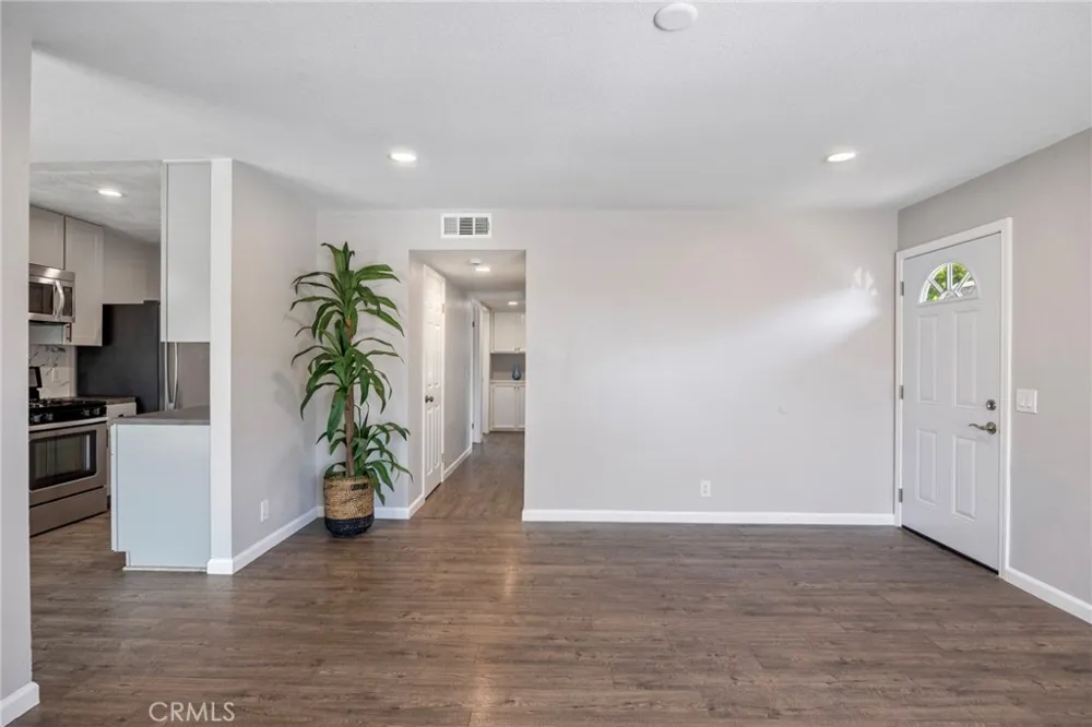 22932 Via Pimiento Mission Viejo, CA 92691