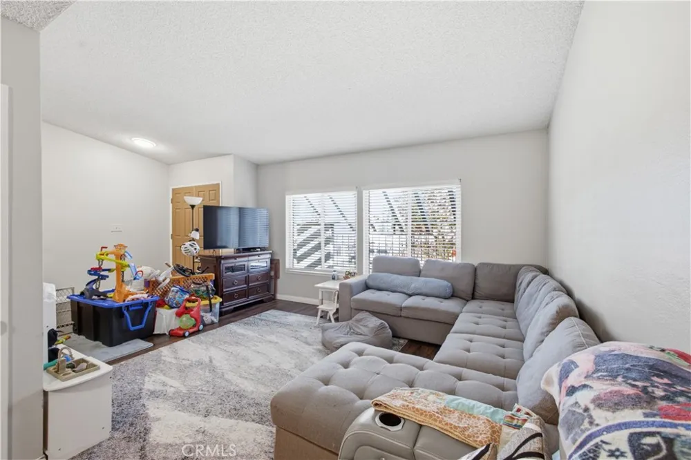 1434 Via Del Rio Corona, CA 92882