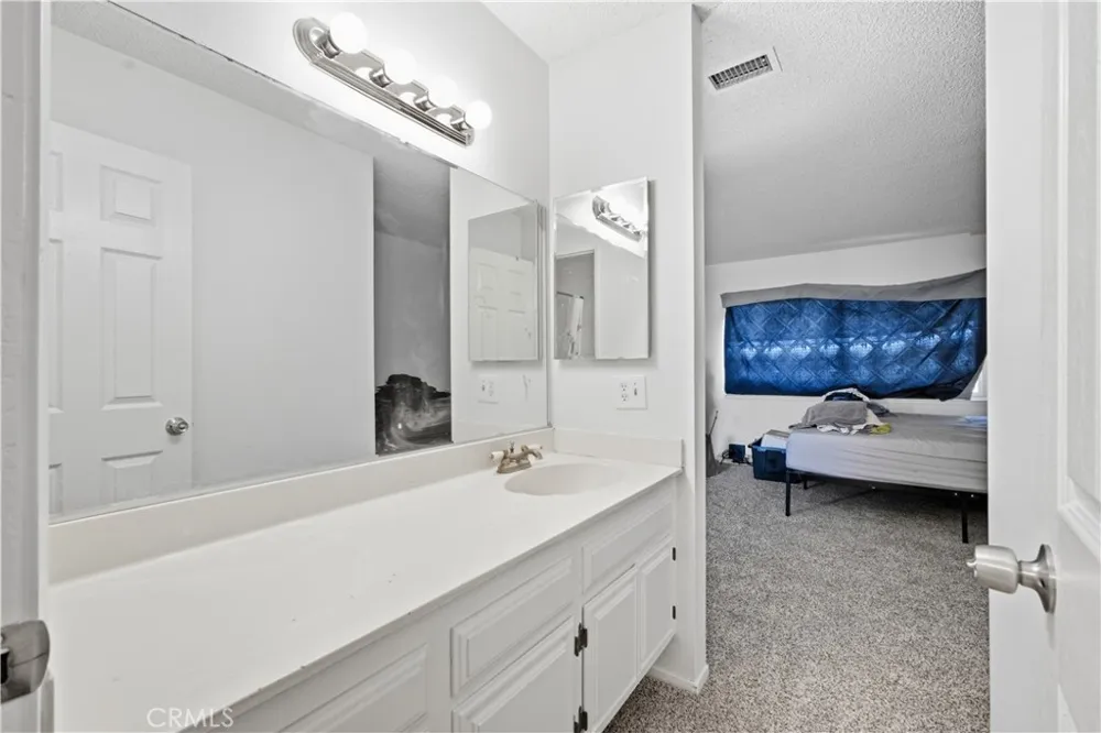 1434 Via Del Rio Corona, CA 92882