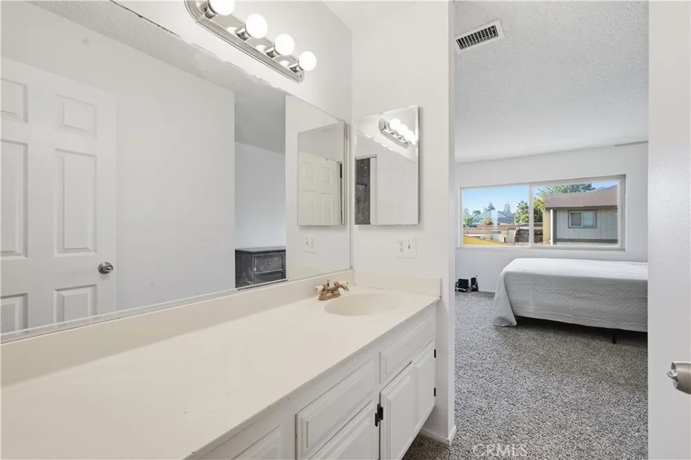 1434 Via Del Rio Corona, CA 92882