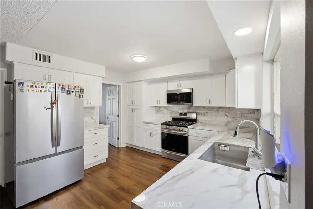 1434 Via Del Rio Corona, CA 92882