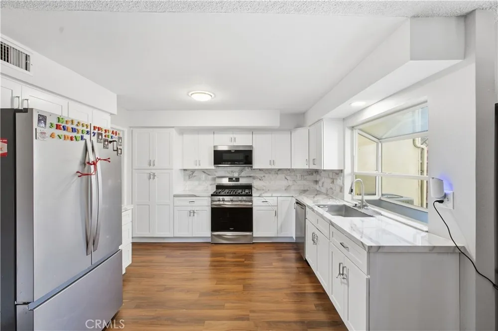 1434 Via Del Rio Corona, CA 92882