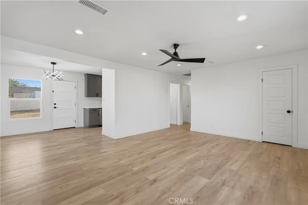 244 Glenwood Street Colton, CA 92324