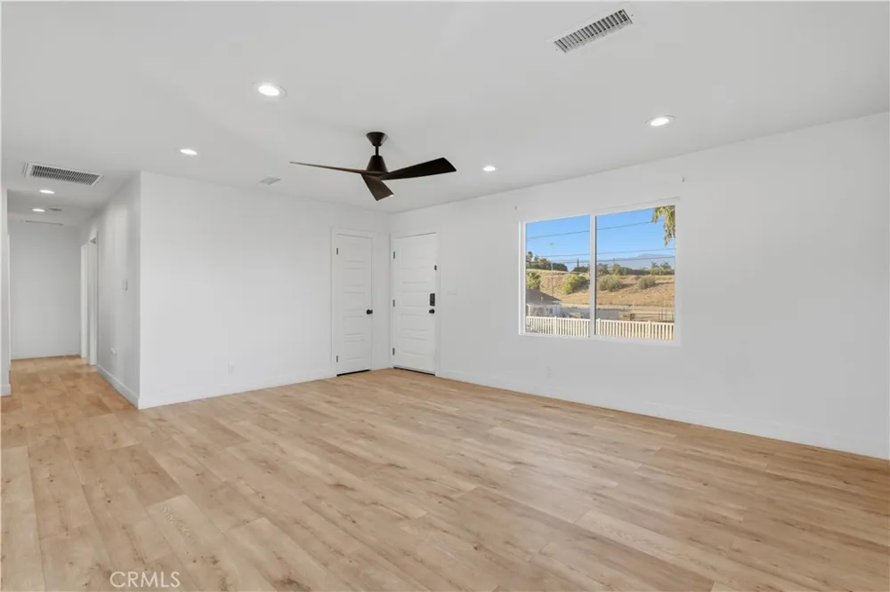 244 Glenwood Street Colton, CA 92324