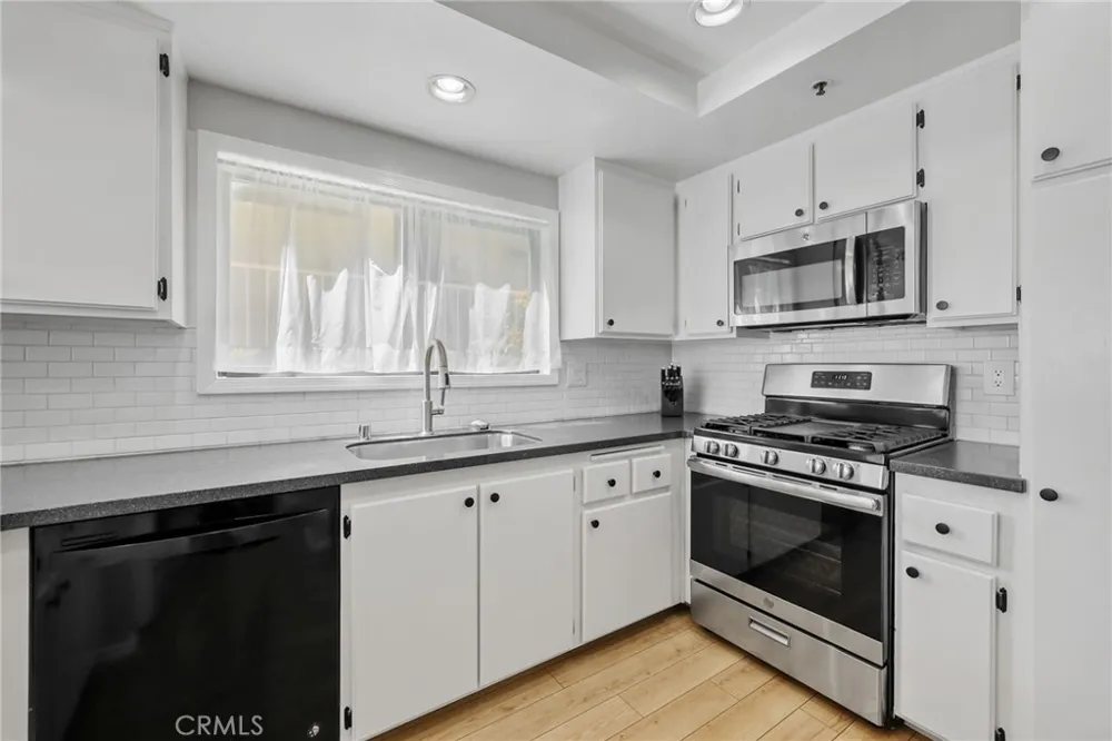 17702 Sergio Circle #102 Huntington Beach, CA 92647