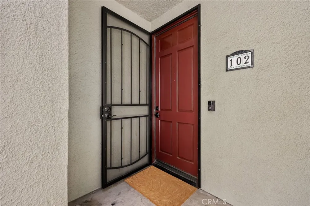17702 Sergio Circle #102 Huntington Beach, CA 92647