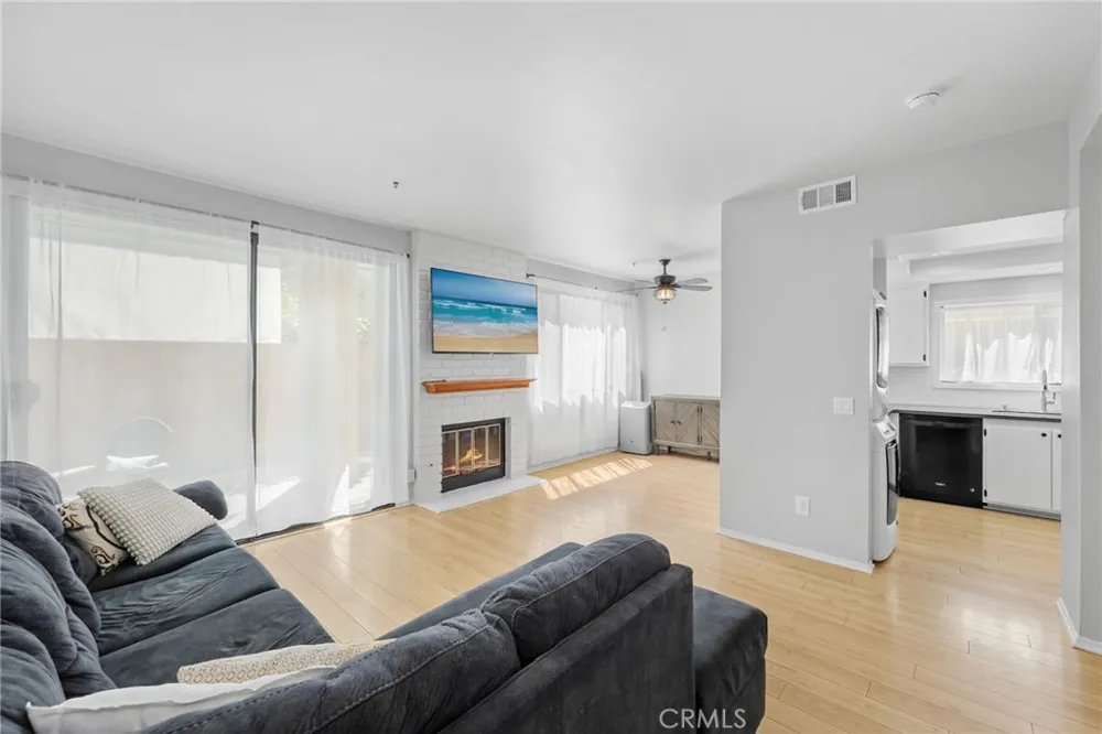 17702 Sergio Circle #102 Huntington Beach, CA 92647