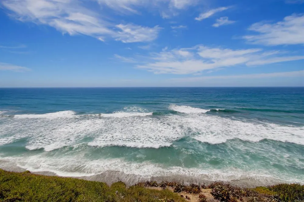 1660 Neptune Avenue Encinitas, CA 92024