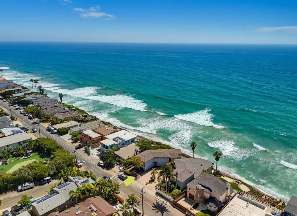 1660 Neptune Avenue Encinitas, CA 92024