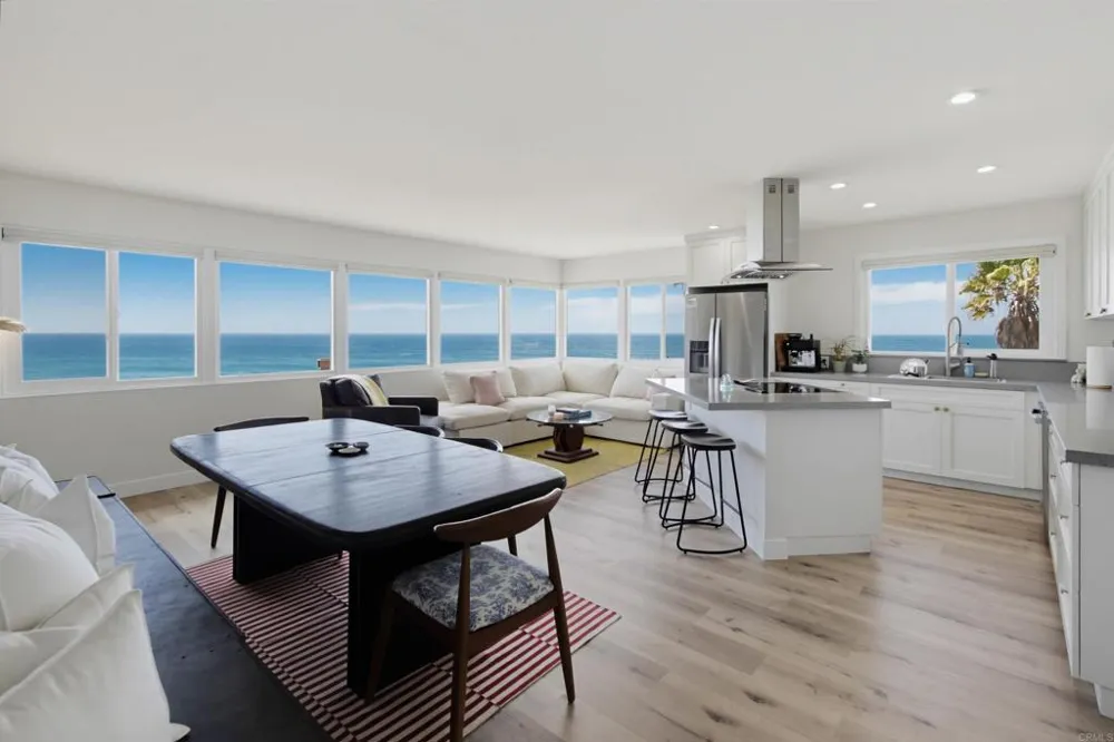 1660 Neptune Avenue Encinitas, CA 92024