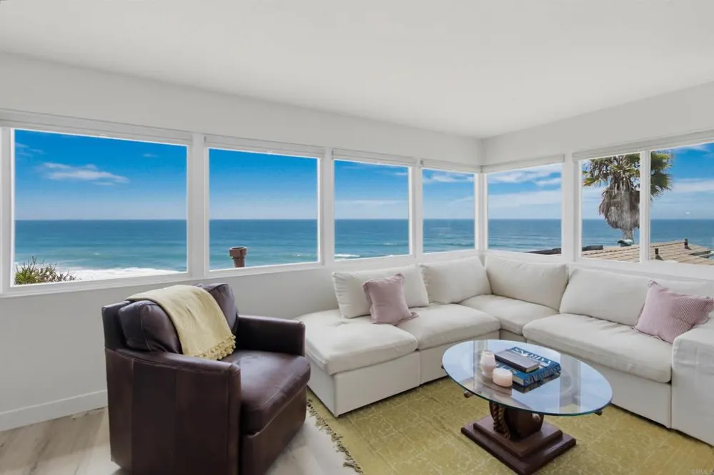 1660 Neptune Avenue Encinitas, CA 92024