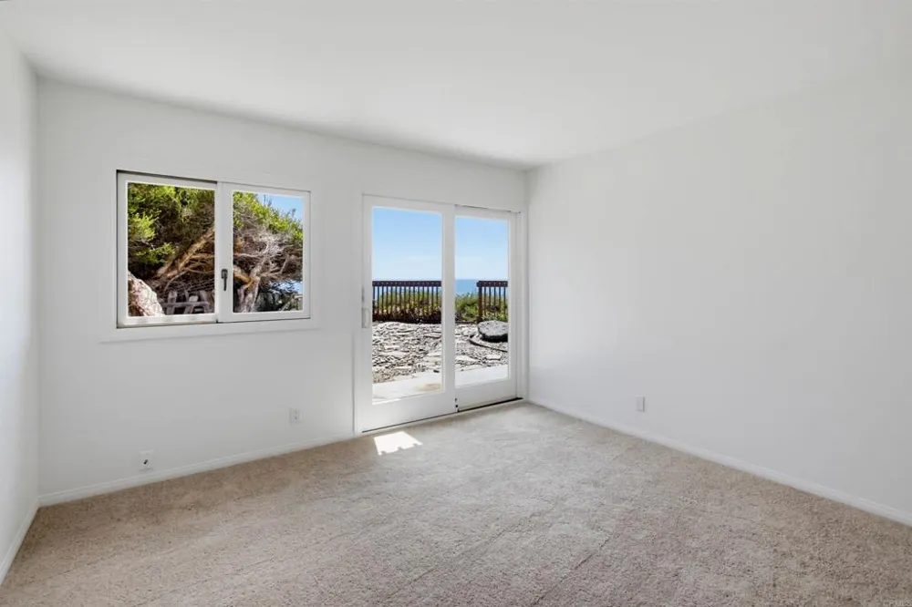 1660 Neptune Avenue Encinitas, CA 92024