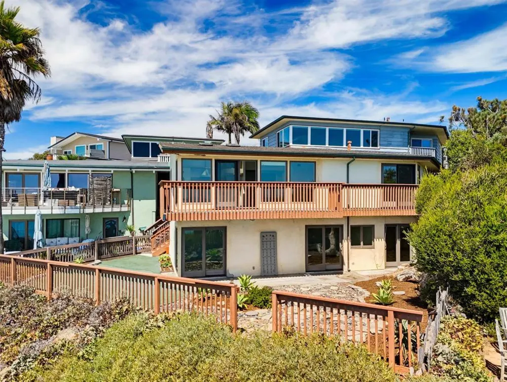 1660 Neptune Avenue Encinitas, CA 92024